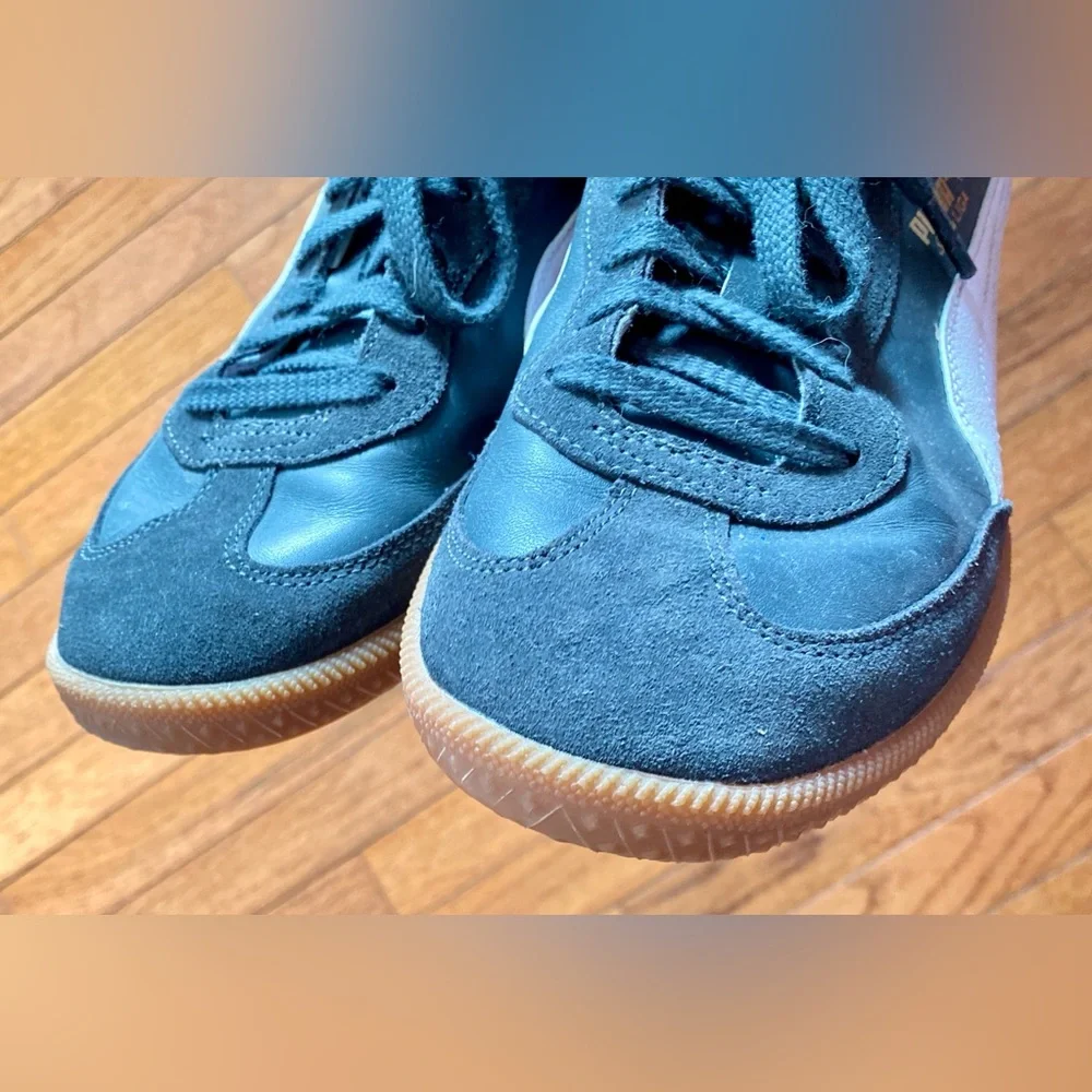 Puma men ‘s Teal and White Sneakers - Picture 5 of 10